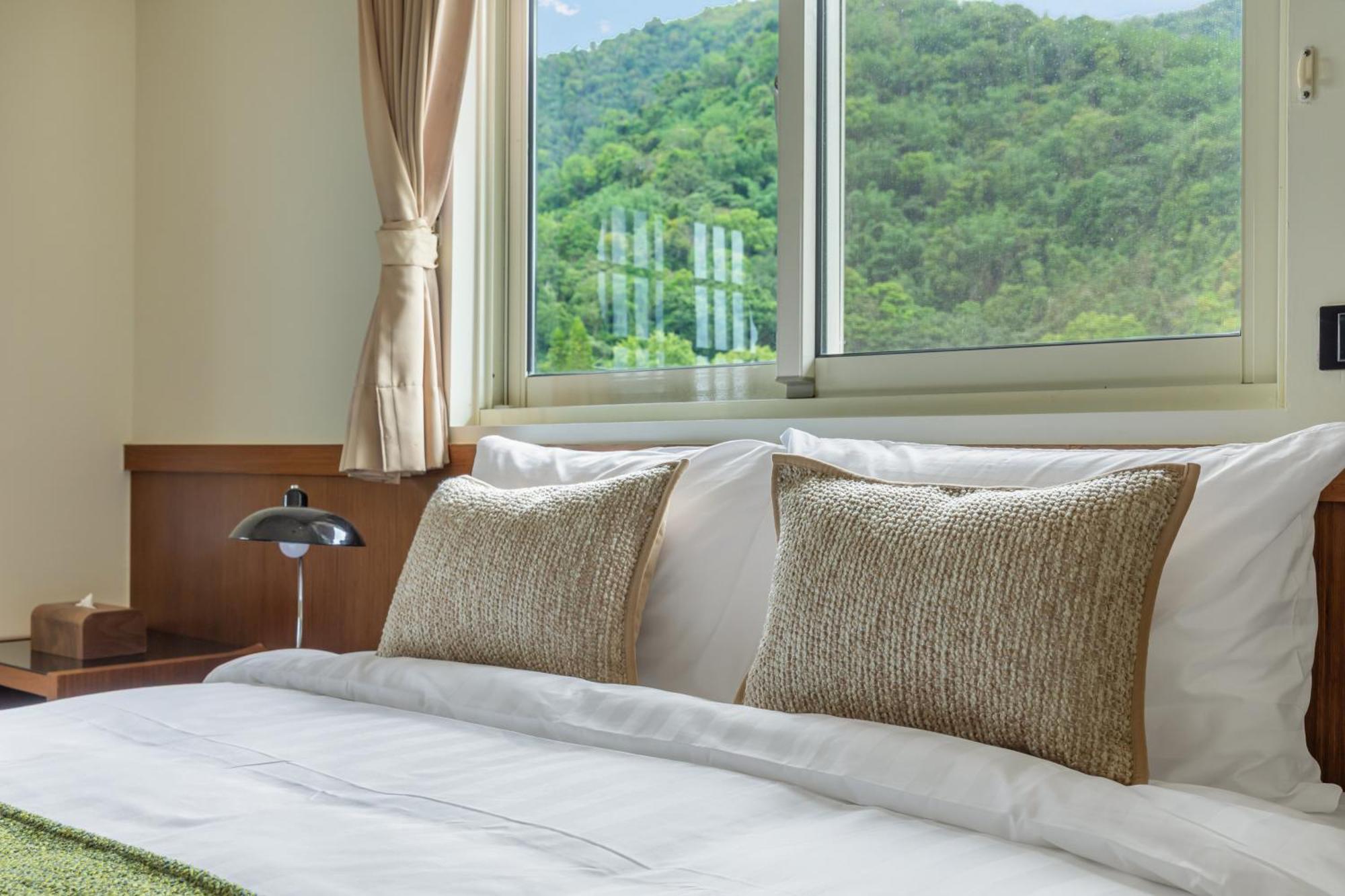 Sun Moon Lake Itathao Vacation Inn With Elevator Yuchi Dış mekan fotoğraf